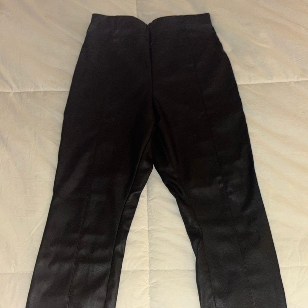 3/$40❗️Black Faux Leather skinny pants